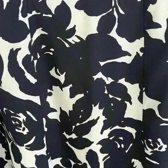 Jones New York Collection Navy/White Flared A-Line Floral Skirt - Picture 4 of 9